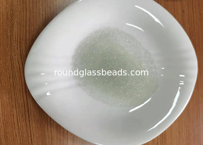 40/60 Mesh Reflective Glass Powder For Sandblasting / Road Marking Paint